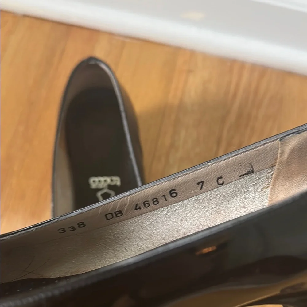 Salvatore Ferragamo Black Bow Flats (Refurbished) - Picture 2 of 7